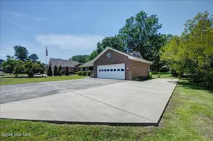 217 Pinewood Dr, New Bern, NC 28562 - Photo 8