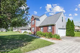 105 Glenn Laurel Dr, Pikeville, NC 27863 - Photo 2