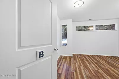 1329 S Glenburnie Road #Unit B, New Bern, NC 28562 - Photo 4