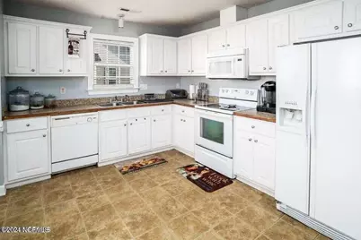 3724 Tifgreen Drive, Greenville, NC 27834 - Photo 2