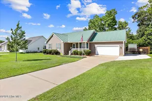 211 Sunridge Ln, Pikeville, NC 27863 - Photo 2