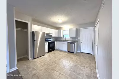 102 Ravenwood Drive #D, Jacksonville, NC 28546 - Photo 4