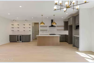 455 W New Hampshire Avenue, Southern Pines, NC 28387 - Photo 6