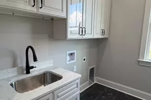 2323 Mollie Ln, Greenville, NC 27858 - Photo 8