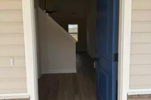 203 Gate Water Ct, Jacksonville, NC 28546 - Photo 2
