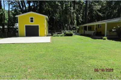 584 N 3rd Street, Saint Pauls, NC 28384 - Photo 8