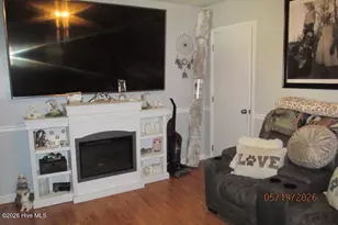 584 N 3rd St, Saint Pauls, NC 28384 - Photo 14