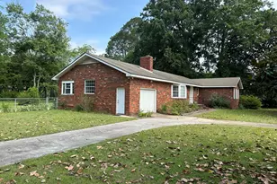 309 Pecan Ln, Laurinburg, NC 28352 - Photo 1