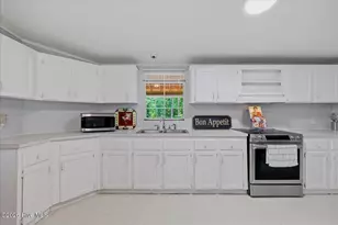 1223 Arvida Spur Rd, Rocky Point, NC 28457 - Photo 6