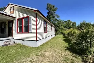 703 N Charlotte St, Washington, NC 27889 - Photo 2