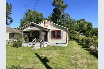 703 N Charlotte Street, Washington, NC 27889 - Photo 1