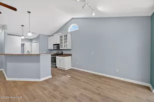 512 Azalea Dr, Hampstead, NC 28443 - Photo 8