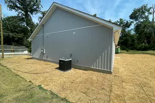 633 Clary St, Thomson, GA 30824 - Photo 4