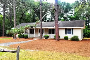607 Longleaf Rd, Aberdeen, NC 28315 - Photo 2