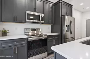 614 Peacock Ln, Wilmington, NC 28401 - Photo 14