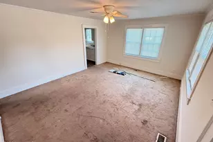308 E Main St, Mount Olive, NC 28365 - Photo 8