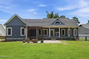219 White Oak Bluff Rd, Stella, NC 28582 - Photo 2