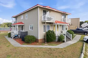 133 SE 48th St, Oak Island, NC 28465 - Photo 2