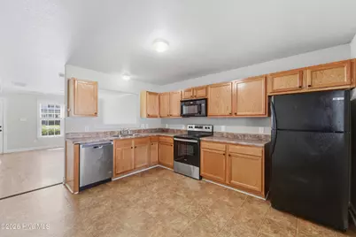 609 Streamwood Drive, Jacksonville, NC 28546 - Photo 8