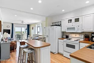 1068 Ocean Blvd W, Holden Beach, NC 28462 - Photo 10