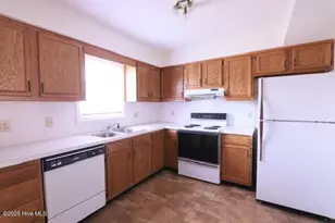 2069 Quail Ridge Rd, Greenville, NC 27858 - Photo 2