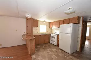 1411 Diamond Ln, Greenville, NC 27834 - Photo 6
