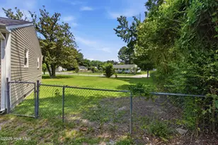 501 Henderson Dr, Jacksonville, NC 28540 - Photo 10