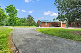 612 Parkertown Rd, Hubert, NC 28539 - Photo 52