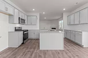 1100 Aviator Ln, Ayden, NC 28513 - Photo 12