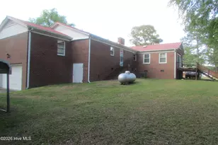 1102 Isaac Weeks Rd, Clinton, NC 28328 - Photo 6