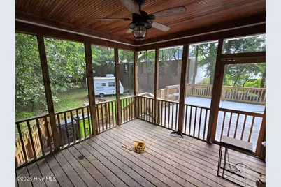 221 Pollock Street, New Bern, NC 28560 - Photo 4