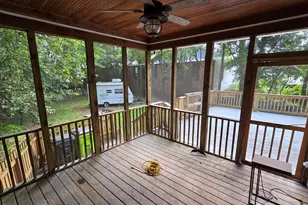 221 Pollock St, New Bern, NC 28560 - Photo 4