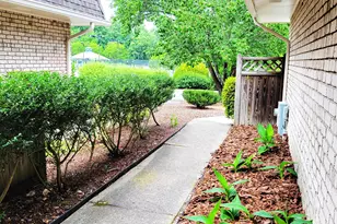 102 Wimbledon Dr, Pinehurst, NC 28374 - Photo 4