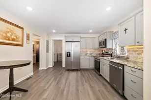 803 Maple St, Elizabeth City, NC 27909 - Photo 14
