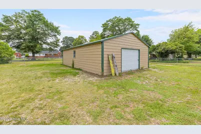 106 Pinewood Drive, Goldsboro, NC 27534 - Photo 4