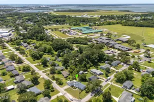 123 Crescent Dr, Beaufort, NC 28516 - Photo 32
