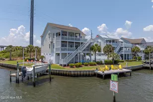702 Roland Ave, Surf City, NC 28445 - Photo 4