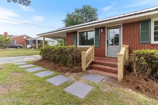 207 Sunset Ave, Whiteville, NC 28472 - Photo 2