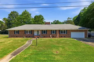 1903 Hampton Rd, Kinston, NC 28504 - Photo 2