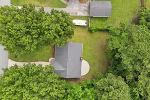 207 Forest Oaks Dr, New Bern, NC 28562 - Photo 2