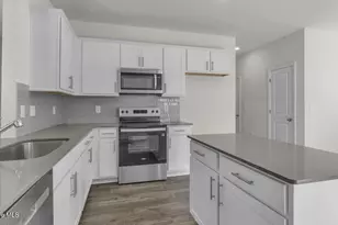 719 Lazy Elm Ln, Aberdeen, NC 28315 - Photo 8