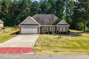 310 S Merganser Dr, Pikeville, NC 27863 - Photo 2