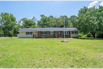 201 Glenwood Drive, Elizabethtown, NC 28337 - Photo 1