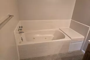 109 W Victoria Ct, Greenville, NC 27834 - Photo 8