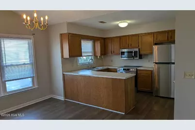 143 W Victoria Court #F, Greenville, NC 27834 - Photo 4