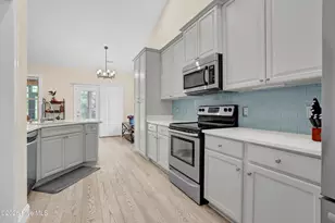 85 Highlands Dr, Hampstead, NC 28443 - Photo 8