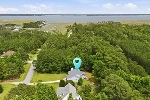 115 N Harbor Dr, Beaufort, NC 28516 - Photo 2