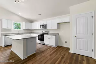 2573 Provence Dr SE, Bolivia, NC 28422 - Photo 8