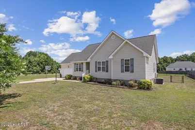 223 Sunridge Lane, Pikeville, NC 27863 - Photo 4