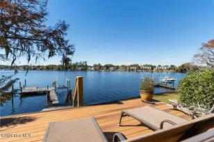 810 Madam Moores Ln, New Bern, NC 28562 - Photo 10